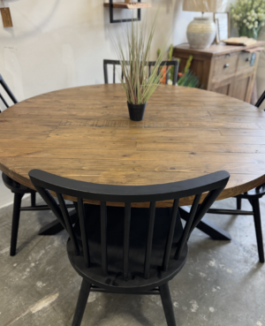 Toronto 54” Round Dining Table in Cashew & 5 Como Chairs